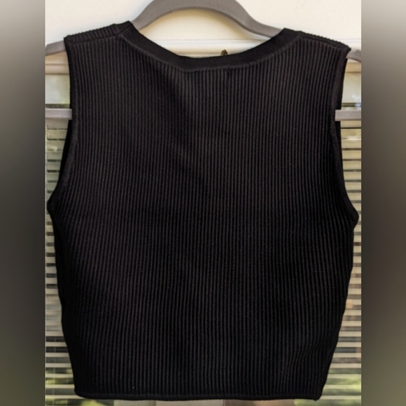 House of Harlow 1960 Crewneck Ribbed Knit Crop Top, S, XL - Picture 6 of 9